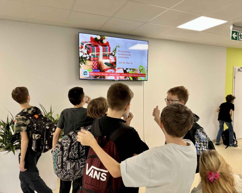 WIRTUALNA GAZETKA SZKOLNA - WERSJA Z MONITOREM DS 75" - obrazek 2